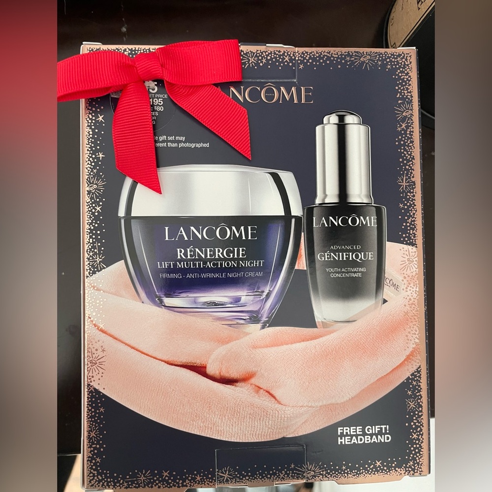 Lancome
Beauty Sleep Routine Holiday Skincare
Gift Set ($195 Value)
